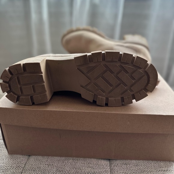 Hayle Platform Chelsea Boot - Picture 3 of 4